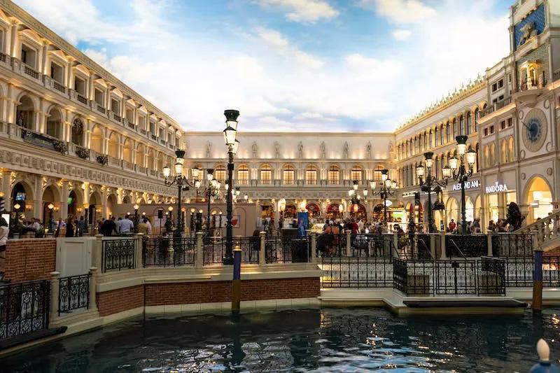 I migliori posti <b>per</b> lo shopping a Las Vegas, dalla Strip agli Outlets